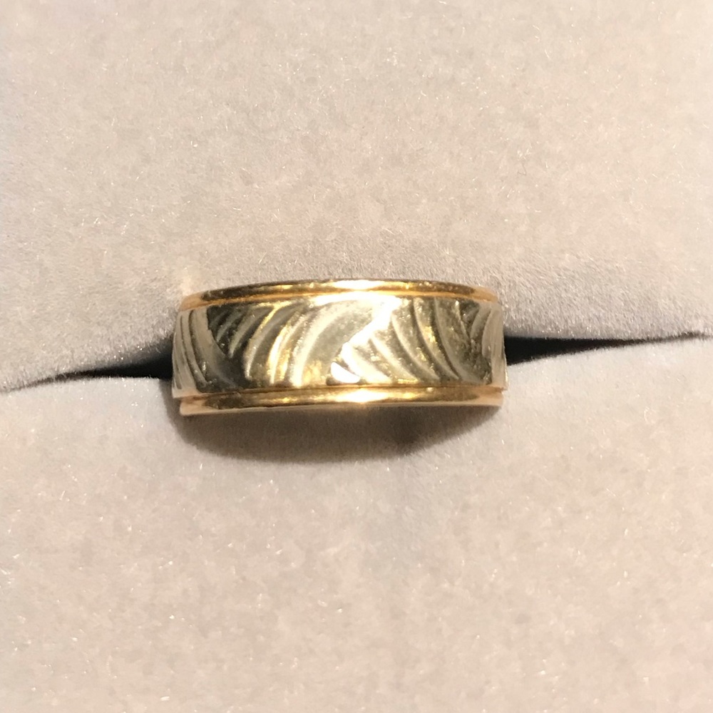 Gold ring